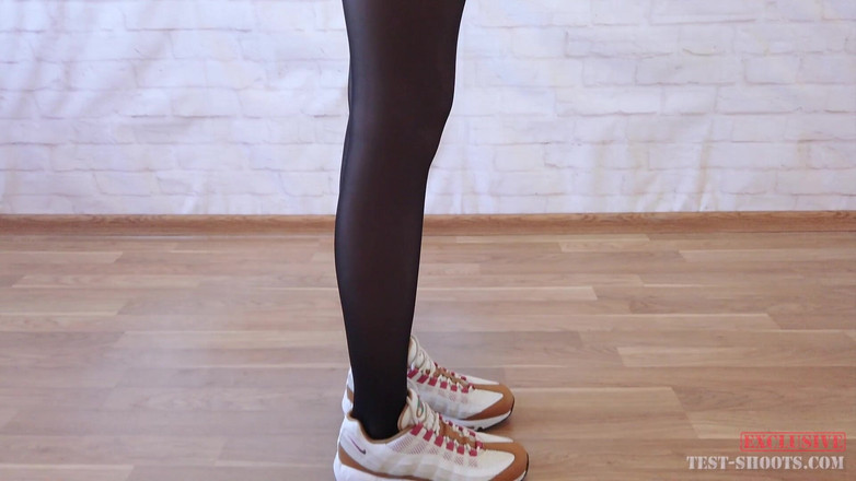 Test-Shoots: 红发大奶青少年莉莉梅斯裸体视频试镜采访