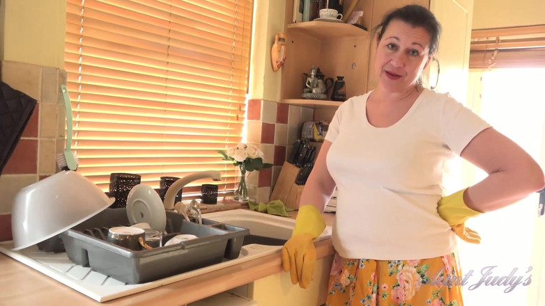 Aunt Judy's: AuntJudys - Peituda madura milf Eva Jayne dá-lhe joi na cozinha