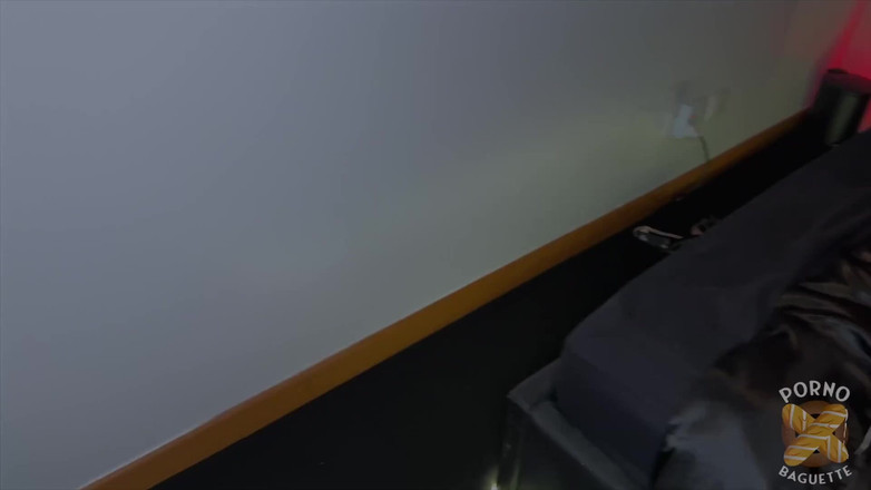 Porno Baguette: Georgia, bionda sexy, viene scopata da due cazzi