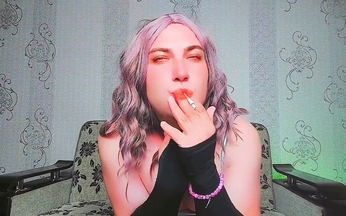 Kitty_Cross: Tay miễn phí cumshot femboy thủ dâm với đôi chân trơn...