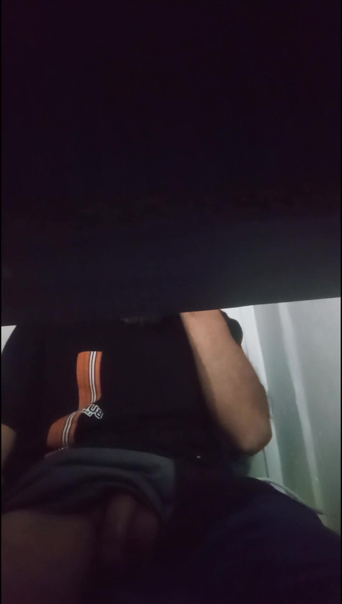Jhonbahh: Behind the Desk