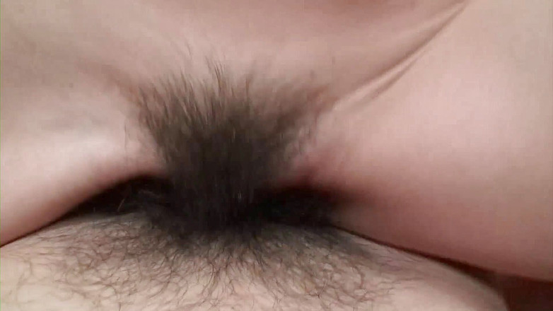 Asiatiques: Malá prsa milf bušila na posteli