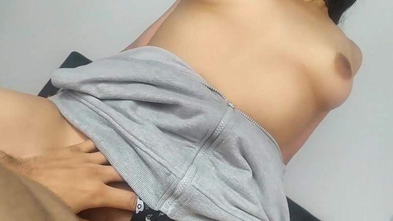 Creamussy: Sexy 18letá nevlastní sestra mě požádala, abych jí zaplatil nájem za...