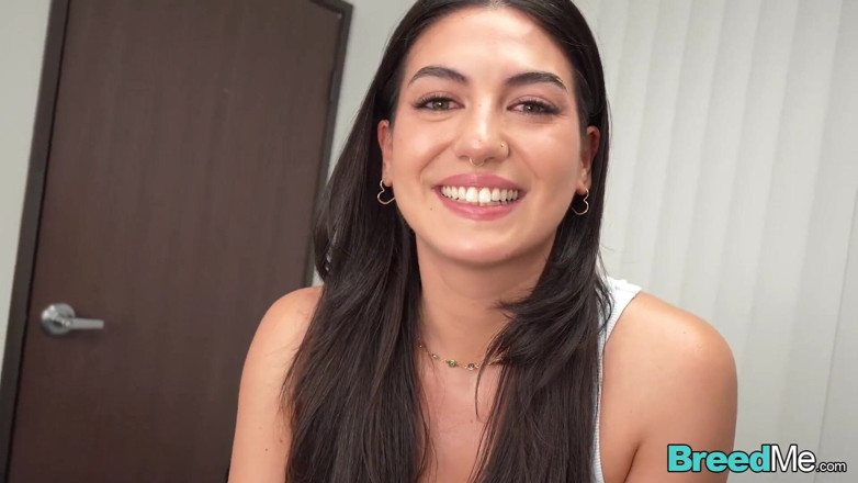 BreedMe: Megan mistakes suka muncrat banyak banget dan crot di dalam