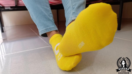 Queen Aurora: Extra zpocené nohy a ponožky