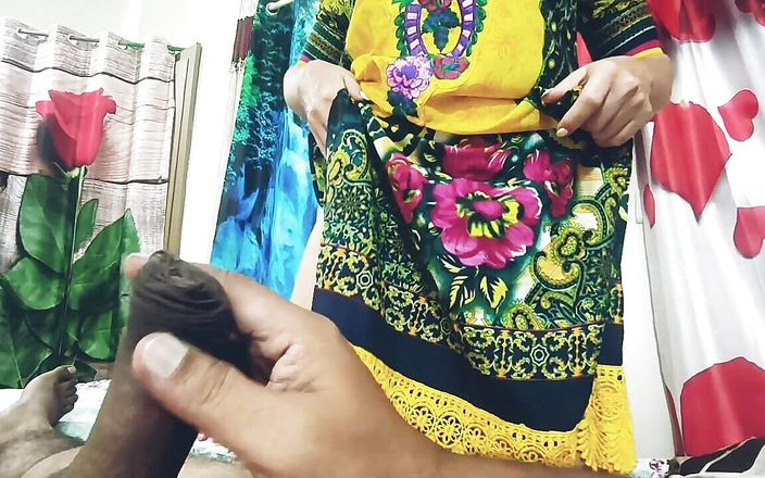 Bolly Karma: Madrastra seduce a un amigo del hijo para tomar su...
