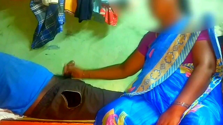 Desi Sathiya: La casalinga indiana zia fa un