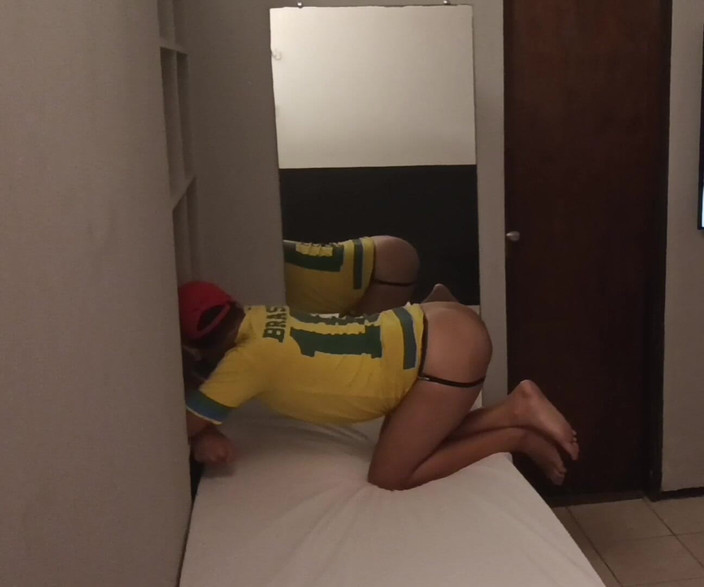 MiguellTrajano: 내 자지를 빠는 거유의 십대