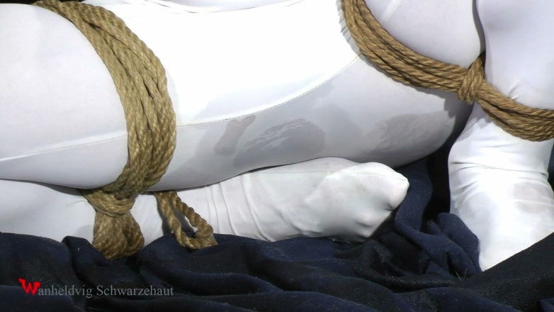 Wanheldvig: Zeus legato in spandex: bavaglio, sfida della corda e un...