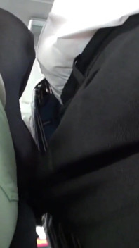 붐비는 버스 러시. 꽉 조이는 바지 와이프가 회사 프레스를 느끼고, 그녀가 순간에 굴복하는 팬티 라인 - 2부