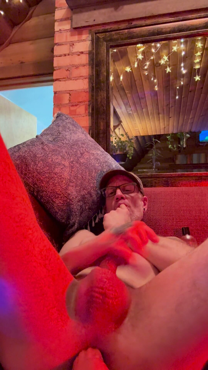 Douglas James: Solo Otter Masturbation Round 2