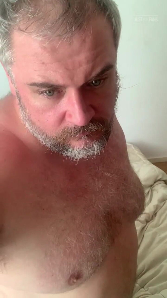B A Bear: Fat Stepdaddy Wanks and Cums