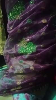 กะเทยอินเดีย กาวรีซิสซี่ เงี่ยนในผ้าซารีสีชมพู เย็ดกันมันส์