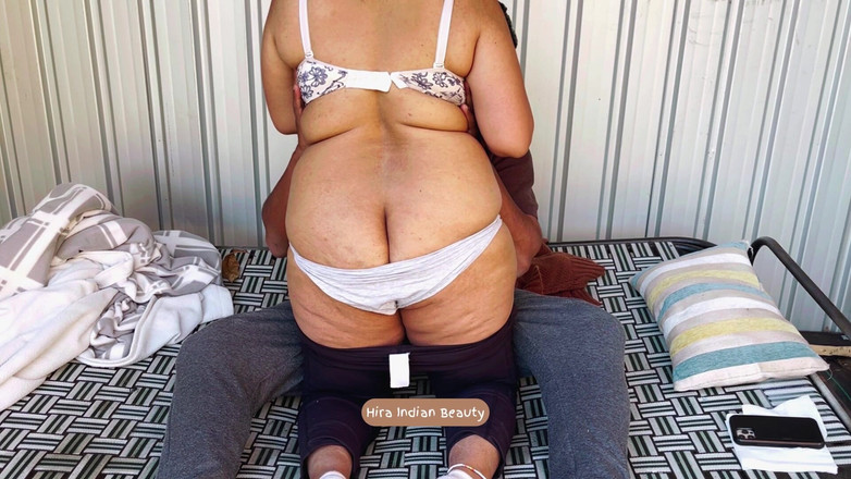 Hot 365 Entertainments: Thick Desi Aunty’s Round Ass Fingered Outdoors! Hot Tamil Couple’s...