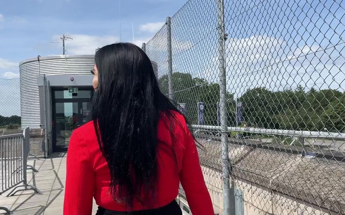 Mia XXX: Miaxxx, pipe à l’aéroport