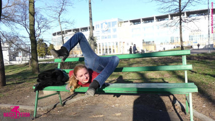 Gymnastic: Contortion outdoor