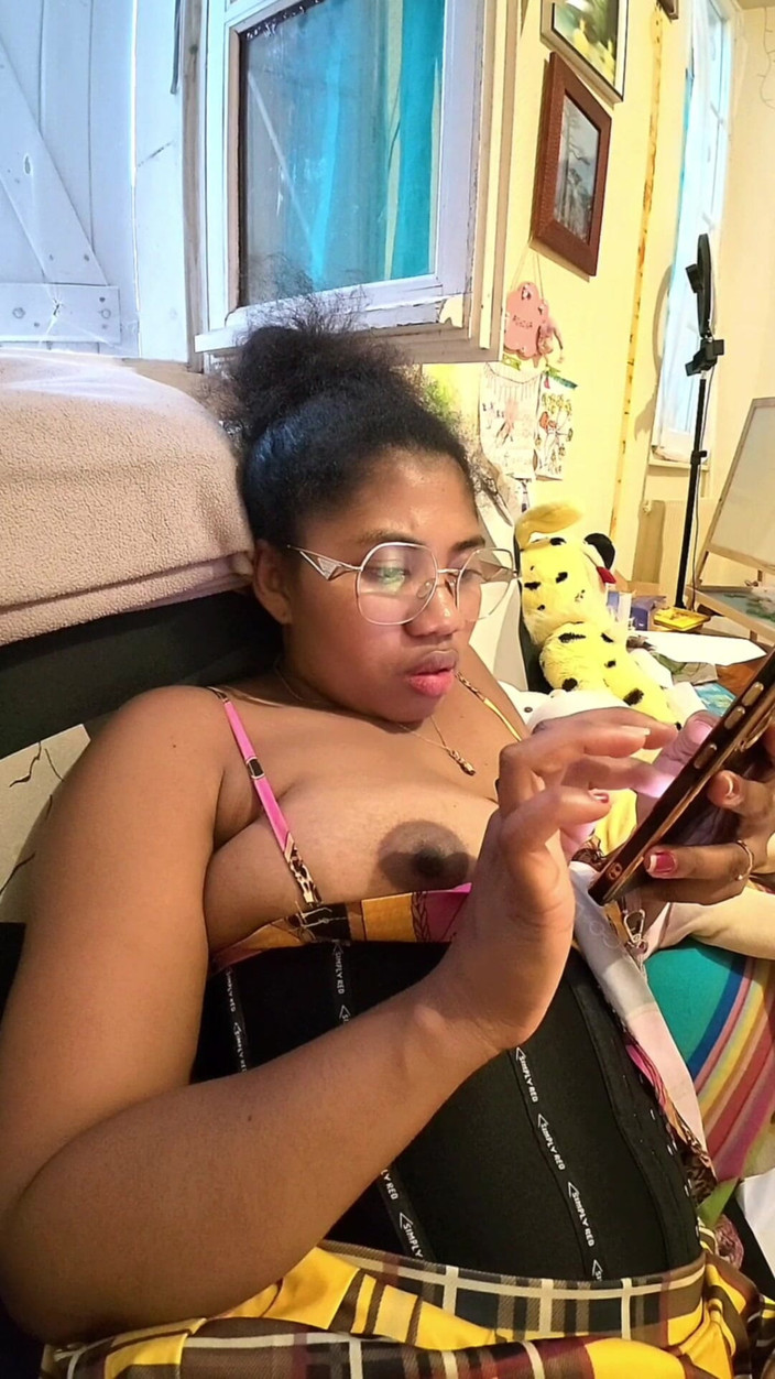Belle: Relaxing Topless