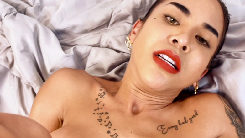 TransFindHer: Emmy Angels - šukání thajské pornohvězdy s malým čůrákem, trans sama sebe proklamovaná