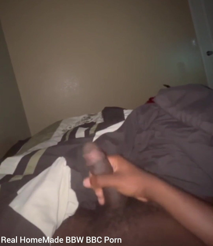 Big black cock BBCee: Mi sego lentamente a letto bordo del mio bbc