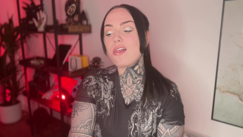 Miss Valentina: Fantasía interactiva con amenaza