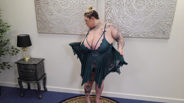 Lacey Starr productions: supar aakaar ki keti chaura kholti hai