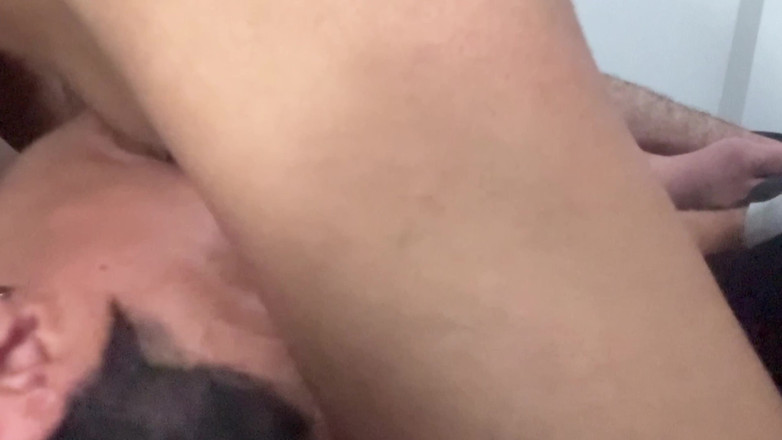 Broken holes cuckold gay: Chtěl mě potěšit, zatímco jsi se dívala