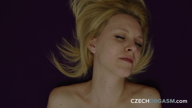 Czech Orgasm: Český orgasmus 91: velké rty, velký klitoris - touží po celé akci