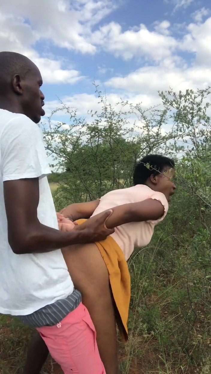 F-Character: Venkovní rychlý sex