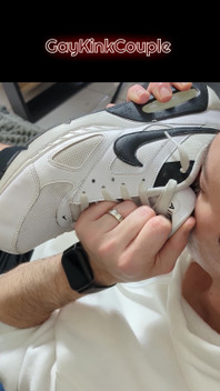 Sharing Nike Air Max Sneaker 2