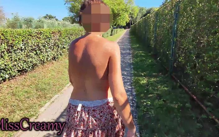 Miss Creamy: Kundička Flash - moje exhibicionistická manželka chodí nahá po ulici, kde...