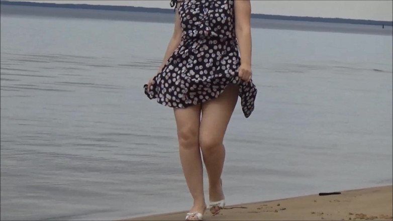 RedRoseRus: Rose rouge - gros cul sur la plage