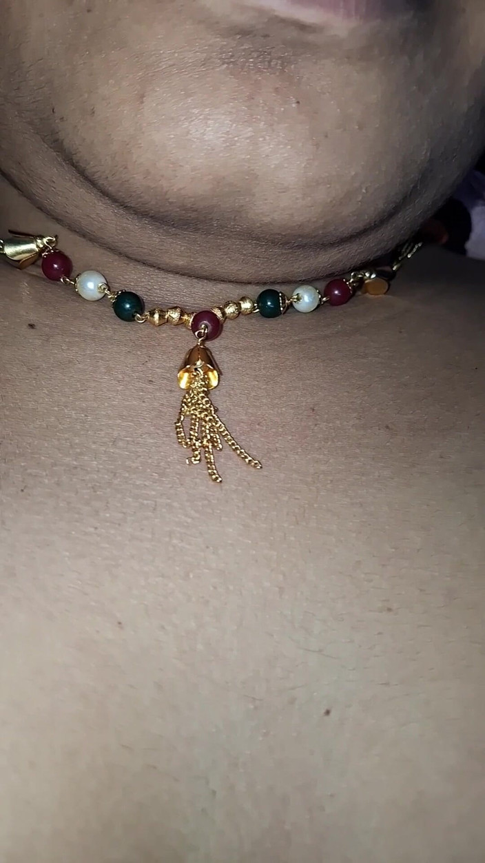 horneySonu: Sonu gioca da sola e porca prendendo in telugu