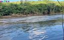 Marcio baiano: Ejaculare dublă lângă râu cu femei care iau spermă