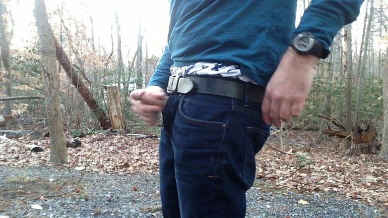 TJenner: Masturbare la camping. Croazieră în parc.