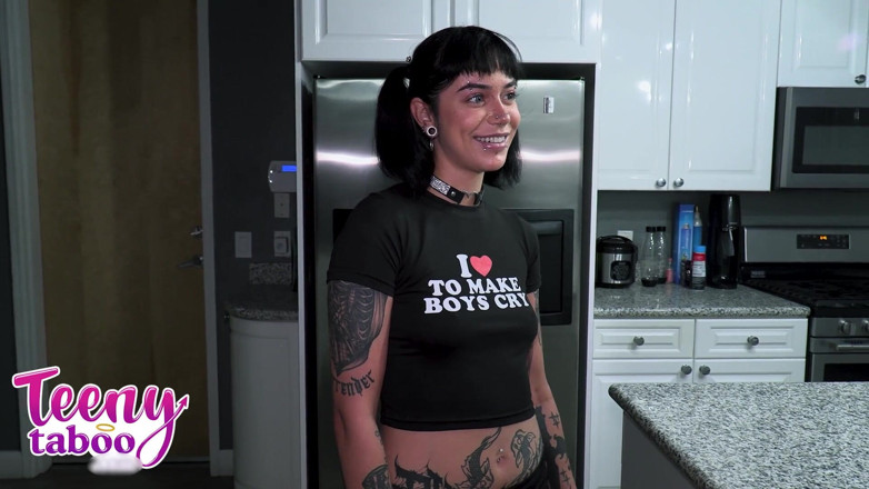 Teenytaboo: L’énigme du tatouage