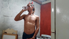 Raba erre elle: Raba Erre：万圣节上小恶魔的高潮