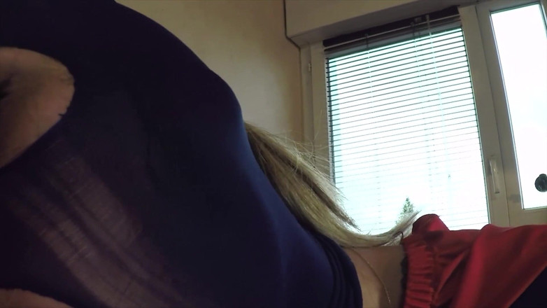 Nylon Xtreme: Supergirl zentai menghisap dan kongkek