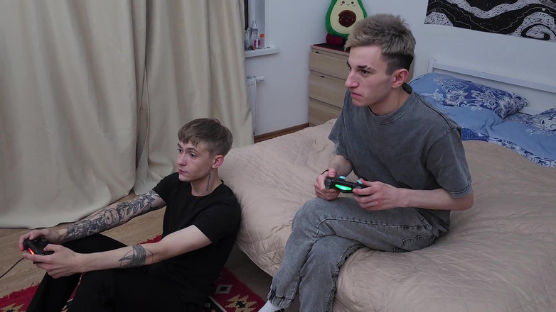 Ethan Lestray: Twink obstawia usta i przegrał