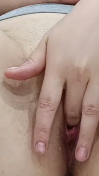 Close-up masturbatie en poesje neuken met dildo's
