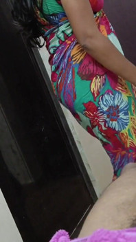 Awek submisif berambut merah menghisap dengan deepthroat keinginan dan blowjob tetek besar selamba sudut pandangan dekat