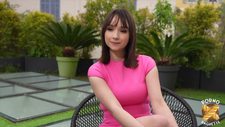 Porno Baguette: Abby, awek comel, mahukan seks keras!