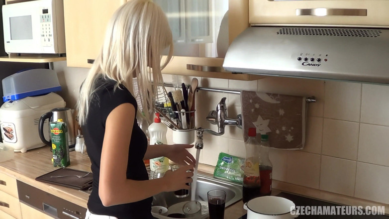 CzechAmateurs: Tjeckiska amatörer 61 ung skönhet och monster kuk