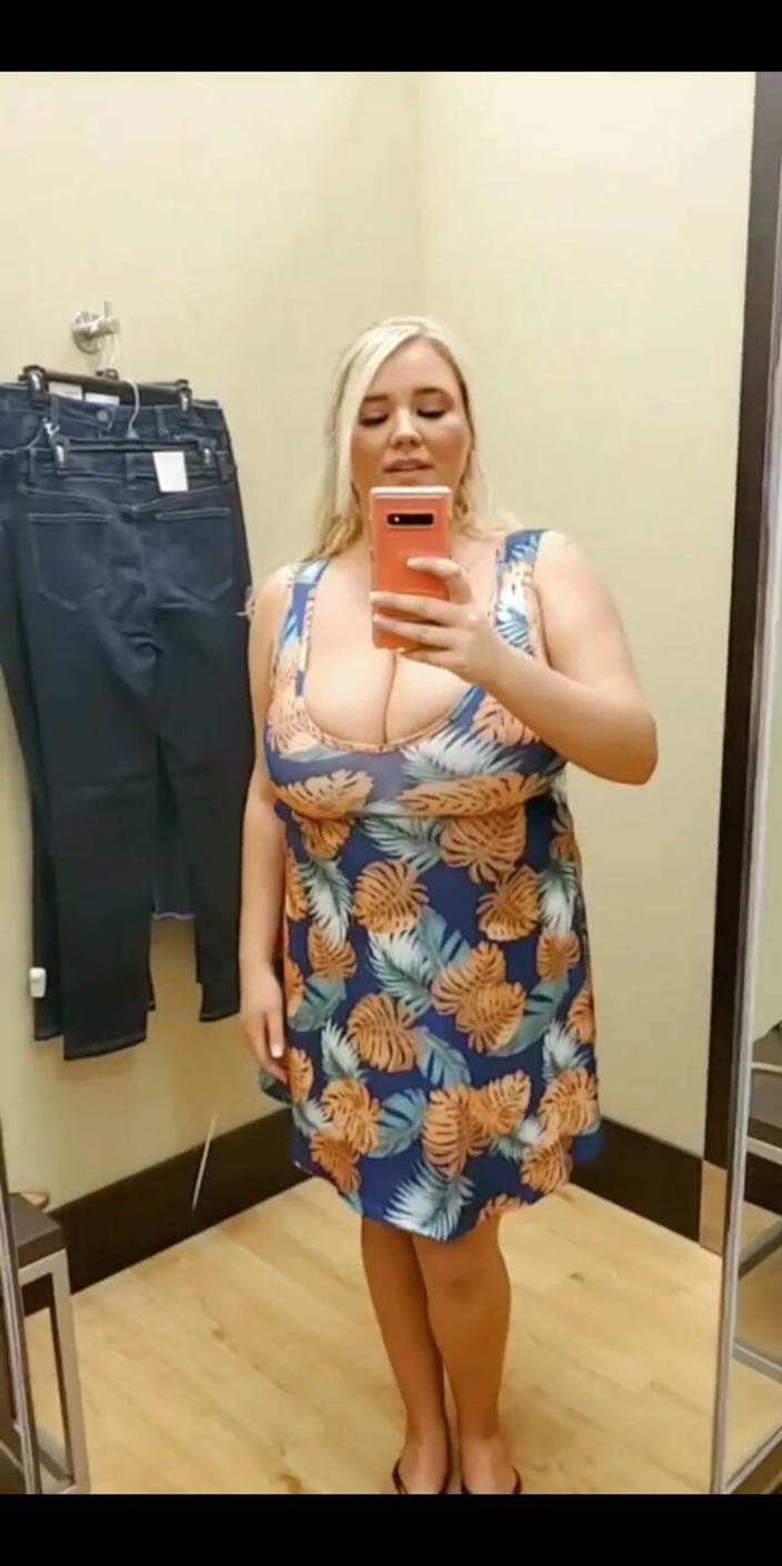 Annabelle Rogers: Menjadi nakal di bilik fitting!