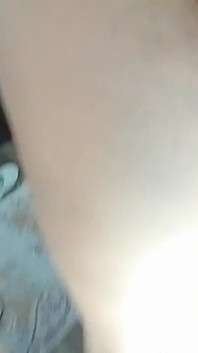 Sexy manželka dělá domácí práce nahá. Sexy chlupatá Latina, Velká prsa, Velký zadek.