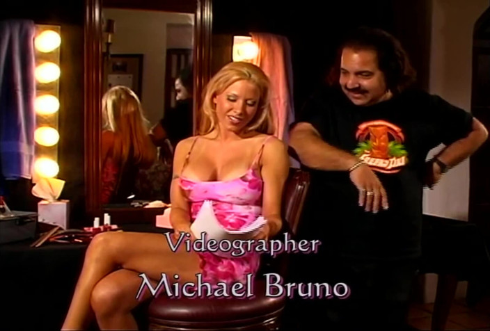 Vicky Vette: Con mark wood di nuovo