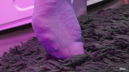 Mistress Legs: Mistress feet in blue nylons tease you