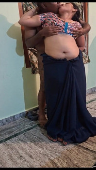 Ehefrau in Sari, sex mit nachbarin