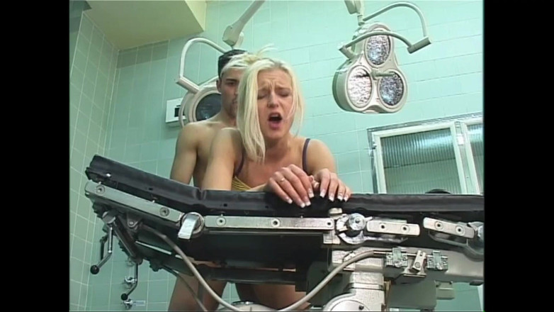 Absolute BDSM films - The original: Безжальне навчання раба брудної доміни