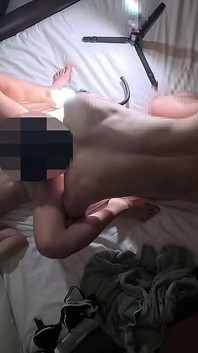 Andělská kráska s neodolatelným úsměvem Ohromující křivky Tajemství pod jejím oblečením necenzurované creampie 4.
