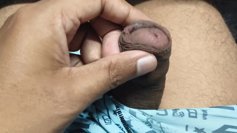 Roxy Bay: Première fois que je caresse ma jeune bite